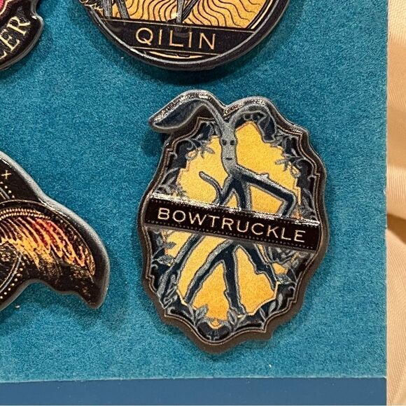 Universal Studios X Harry Potter Fantastic Beasts Collectible Trading Pins NWT - Picture 5 of 6